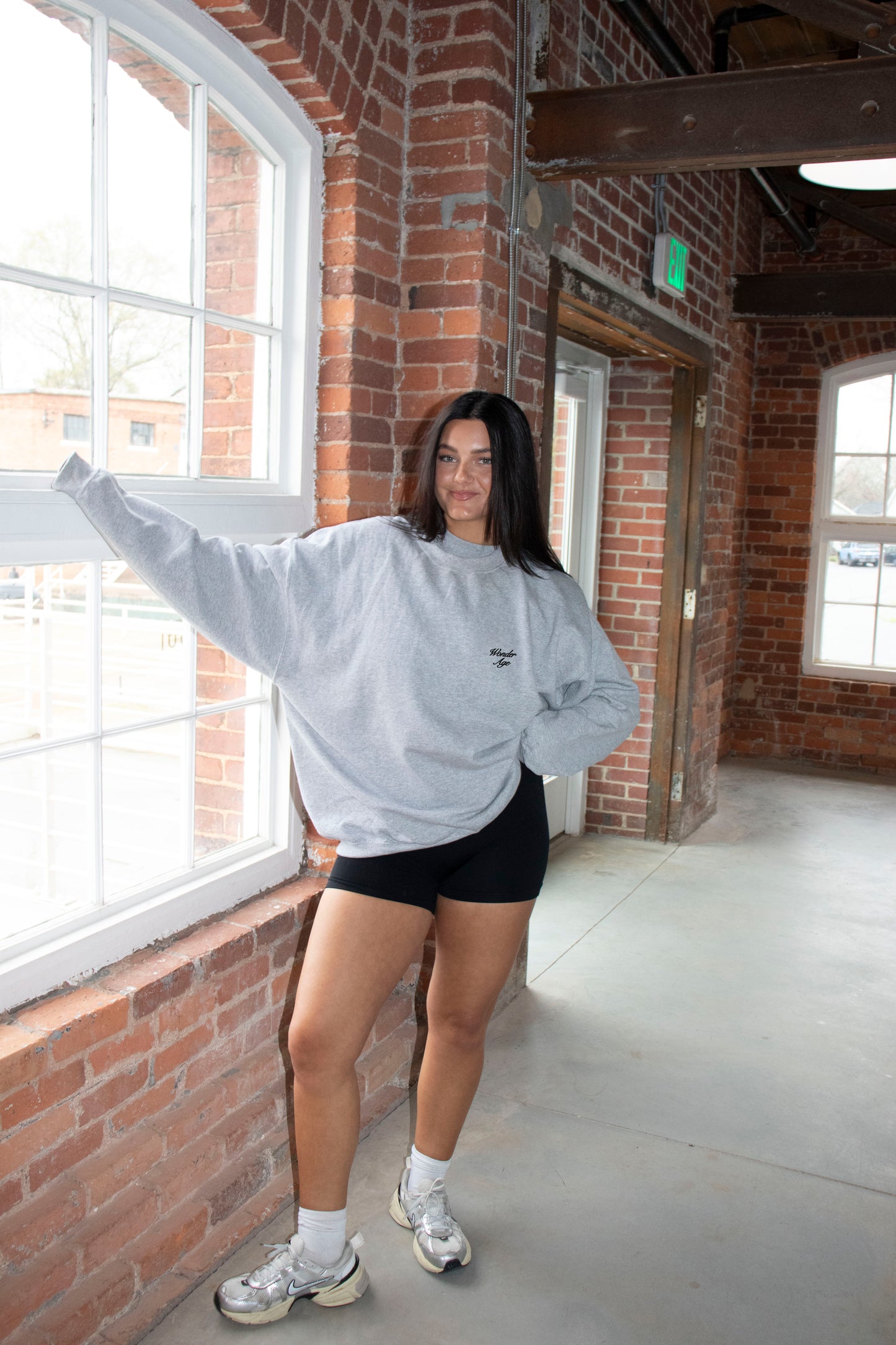 GRAY WONDER AGE SCRIPT SWEATSHIRT